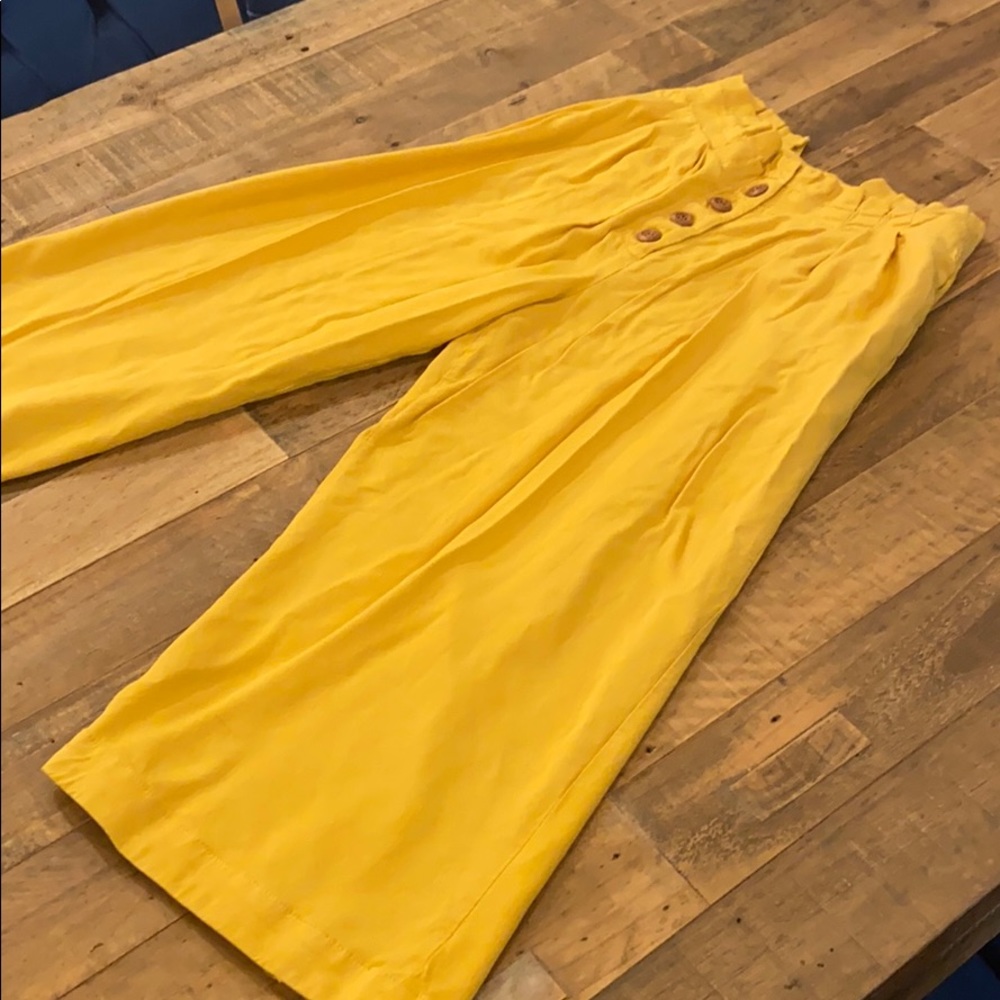 Mustard Yellow Flow High Waist capris